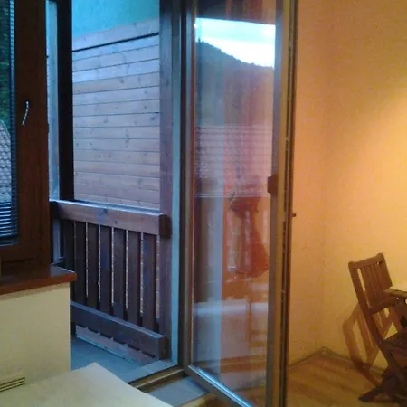 FATRAPARK 1 U SOVIČKY štúdio, kuchynka, kúpeľňa,s balkónom grátis parkovanie v podzemnej garáži Apartmán