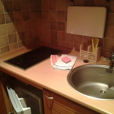 FATRAPARK 1 U SOVIČKY štúdio, kuchynka, kúpeľňa,s balkónom grátis parkovanie v podzemnej garáži Apartmán *