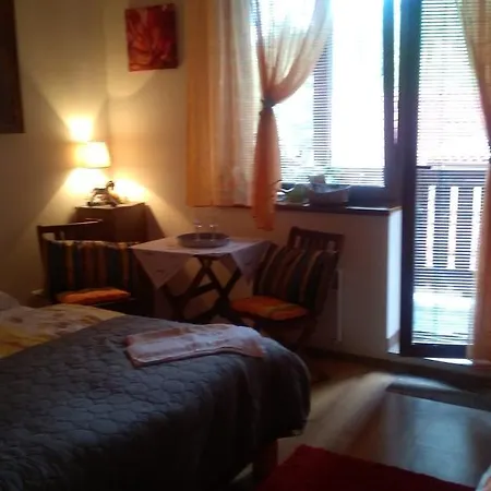 Apartmán FATRAPARK 1 U SOVIČKY štúdio, kuchynka, kúpeľňa,s balkónom grátis parkovanie v podzemnej garáži