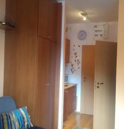 FATRAPARK 1 U SOVIČKY štúdio, kuchynka, kúpeľňa,s balkónom grátis parkovanie v podzemnej garáži